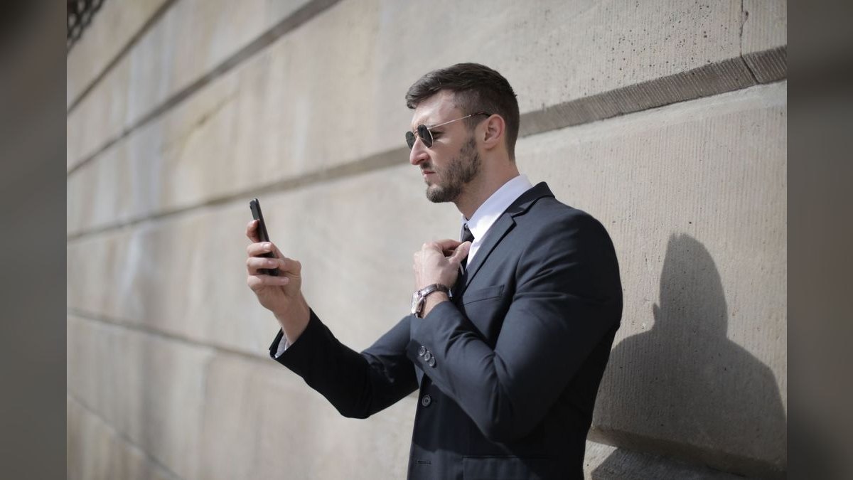 What to Wear to a Executive Real Estate Job Interview in 2027
