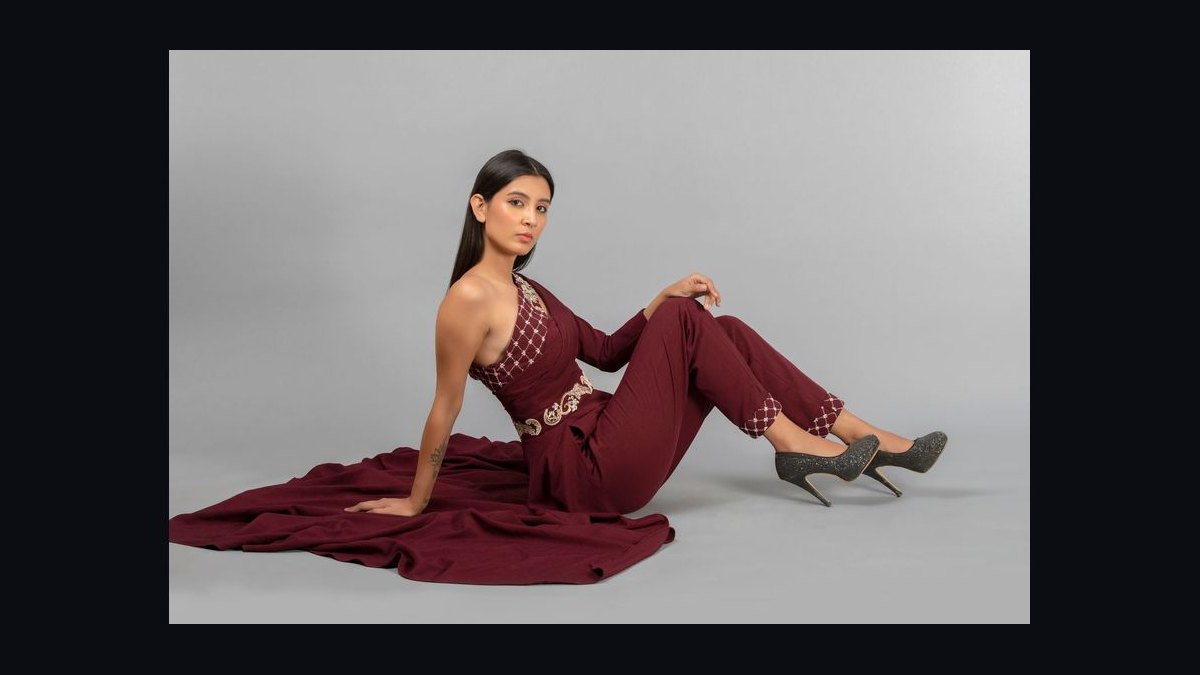 How to Wear Maroon with Linen Pants in 2027 — figure 1