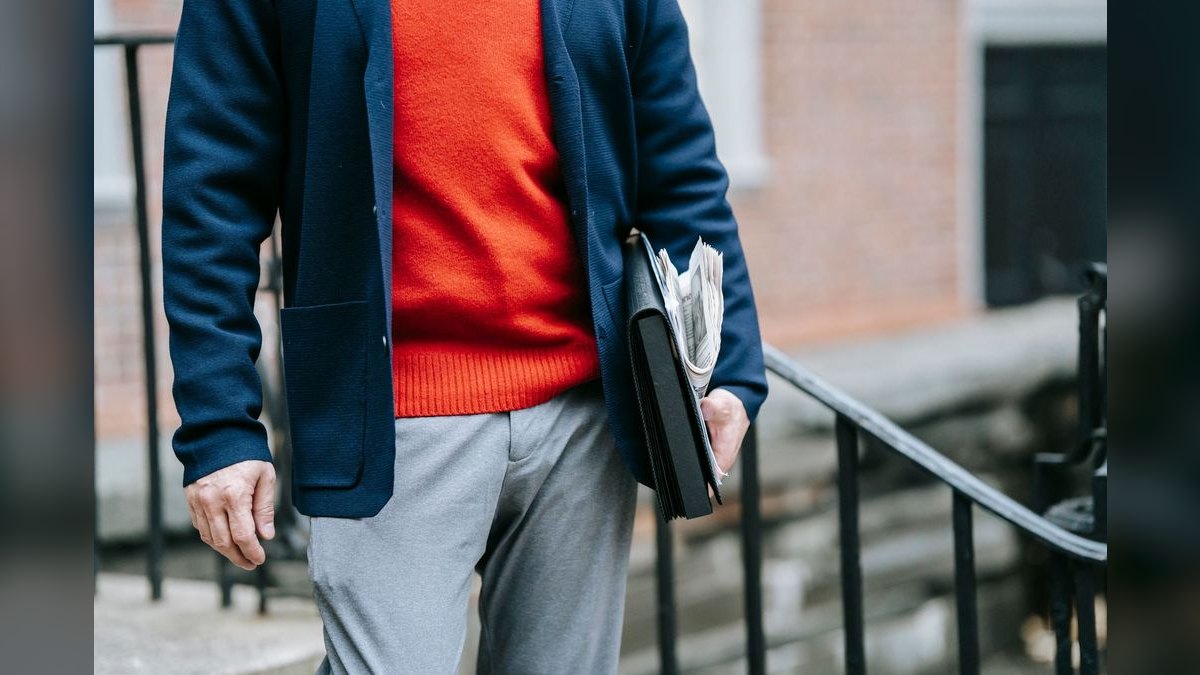 How to Wear Navy in Spring in 2027