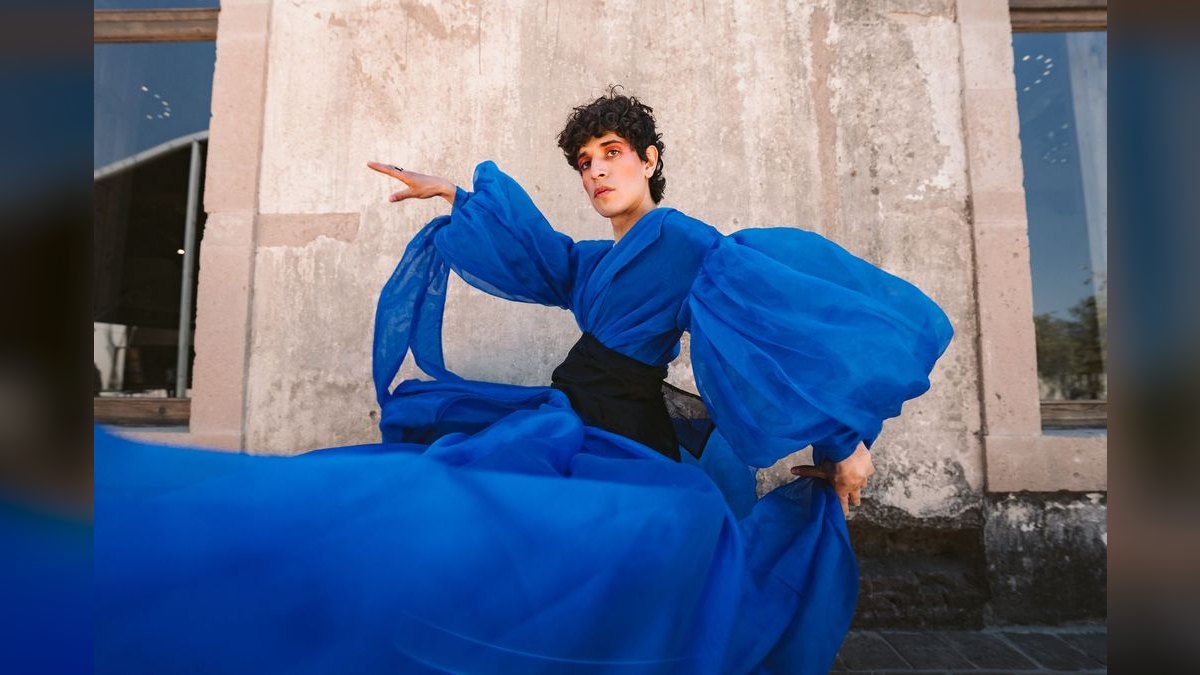 How to Wear Cobalt Blue in Winter in 2027