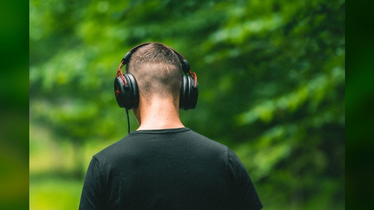 How to Wear Forest Green in Summer in 2027 — figure 3