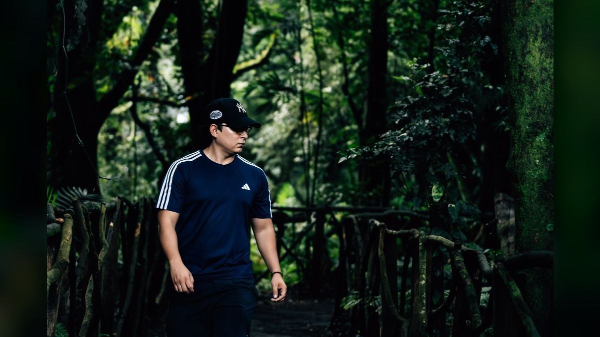 How to Wear Forest Green in Summer in 2027 — figure 4