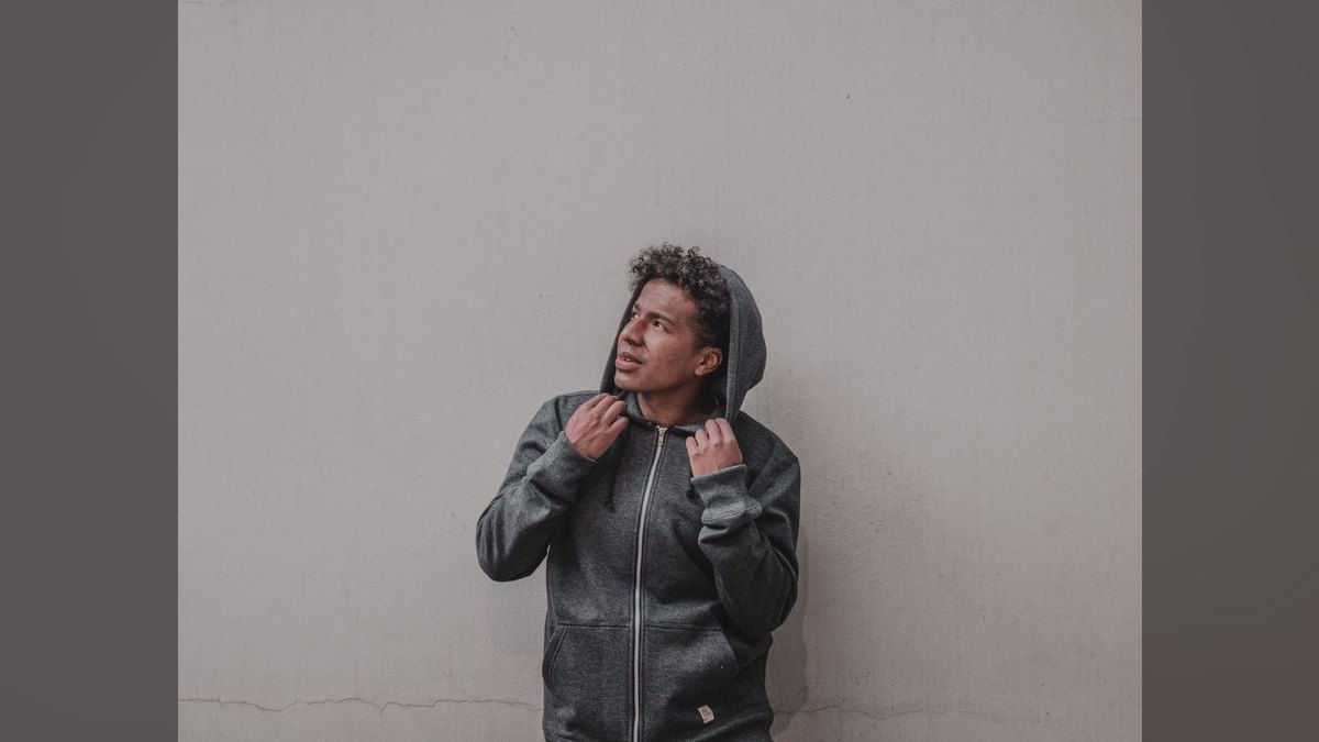 How to Wear Charcoal Gray in Fall in 2027 — figure 3