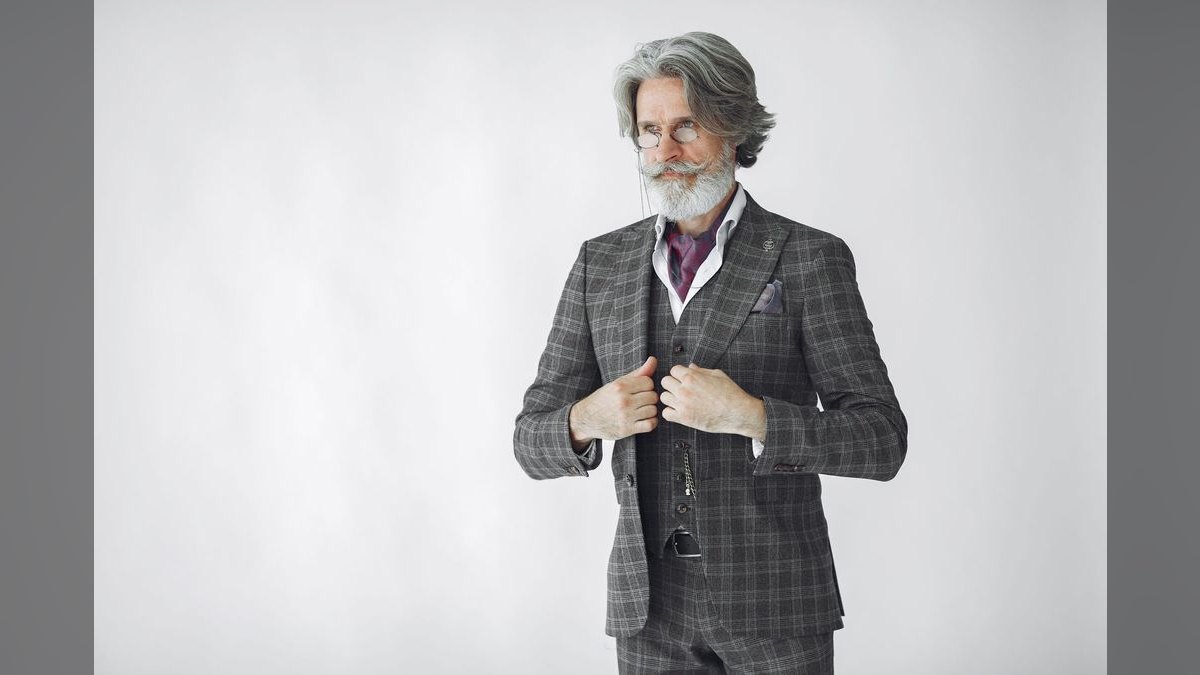 How to Wear Charcoal Gray in Fall in 2027 — figure 5