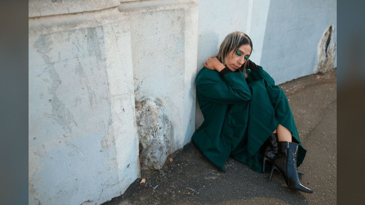 How to Wear Emerald in Fall in 2027