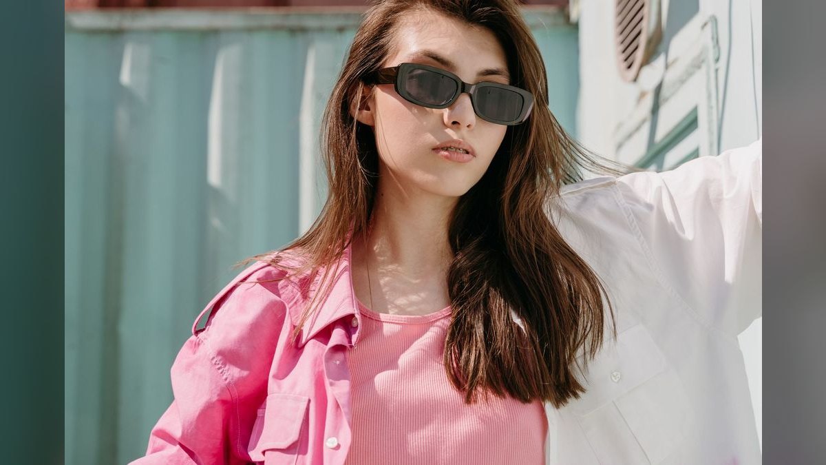 How to Wear Hot Pink in Summer in 2027 — figure 2