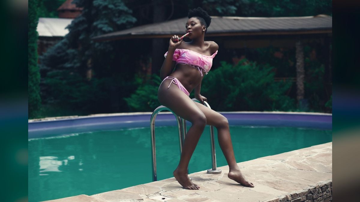 How to Wear Hot Pink in Summer in 2027 — figure 3