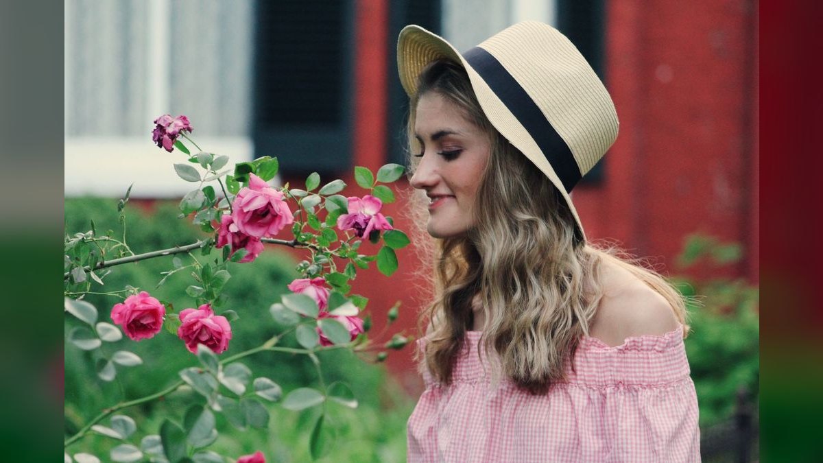 How to Wear Hot Pink in Summer in 2027 — figure 4