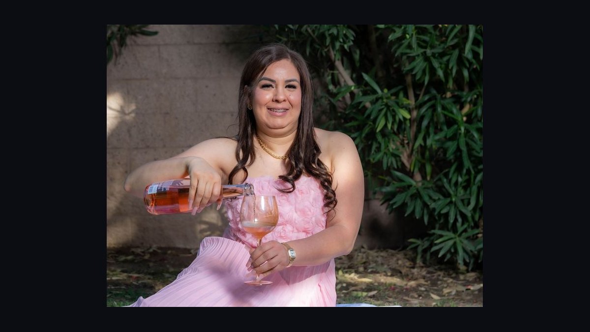 How to Wear Dusty Rose in Summer in 2027 — figure 3