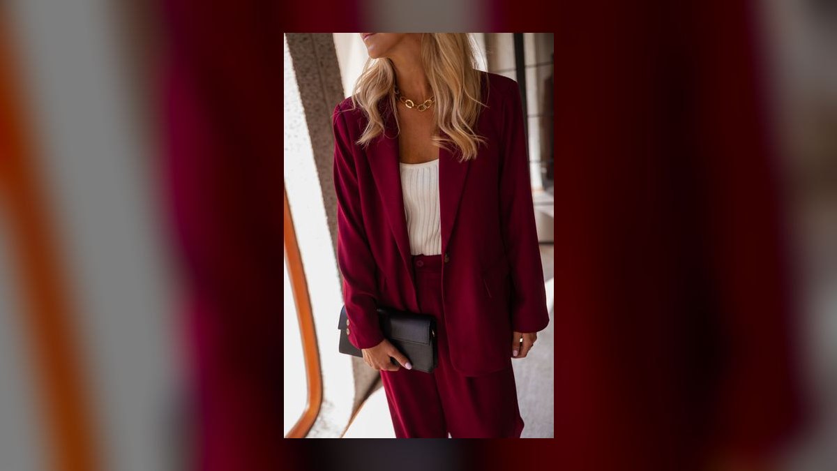 How to Style a Blazer in Summer in 2027 — figure 6