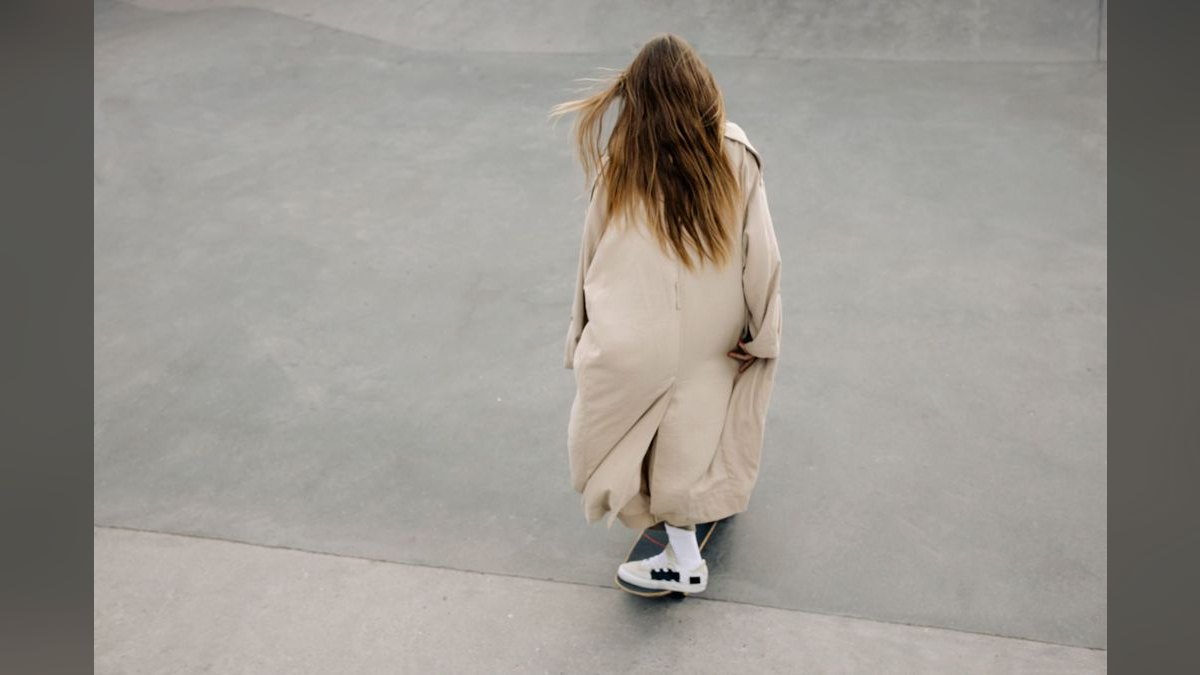 How to Style a Trench Coat in Summer in 2027 — figure 4