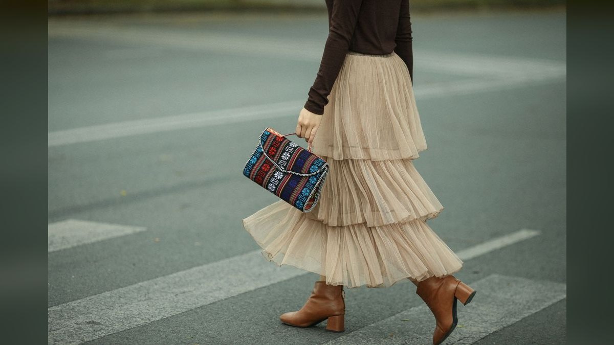 How to Style a Pleated Skirt in Spring in 2027