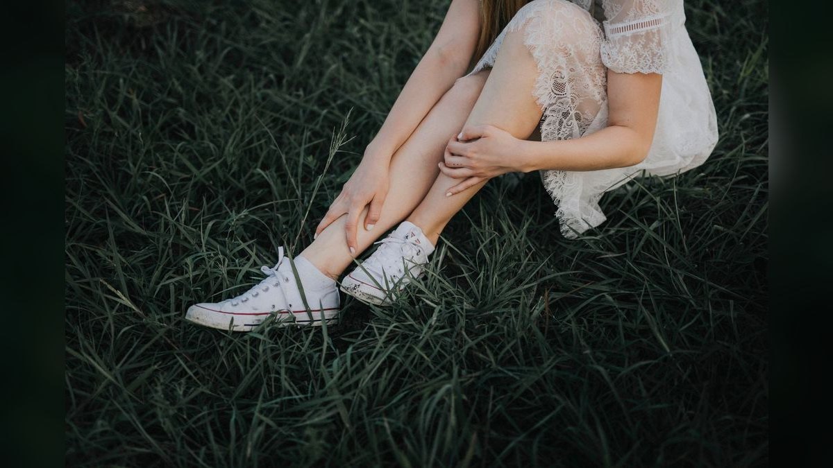 How to Style White Sneakers for a Wine Tasting in 2027