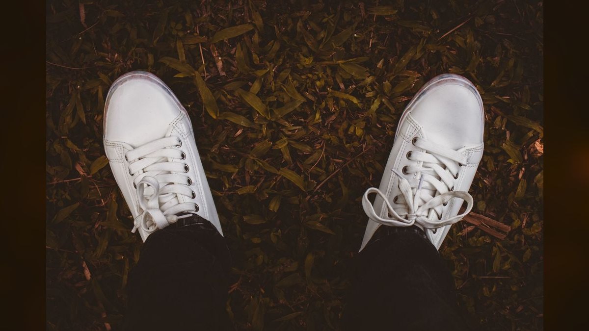 How to Style White Sneakers for a Theater Show in 2027 — figure 4