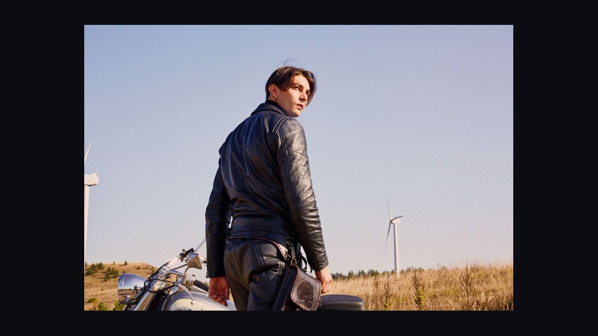 How to Style a Leather Jacket for a Gallery Opening in 2027 — figure 2