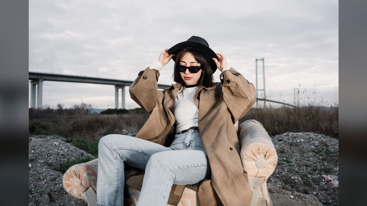 How to Style a Trench Coat for a Conference in 2027