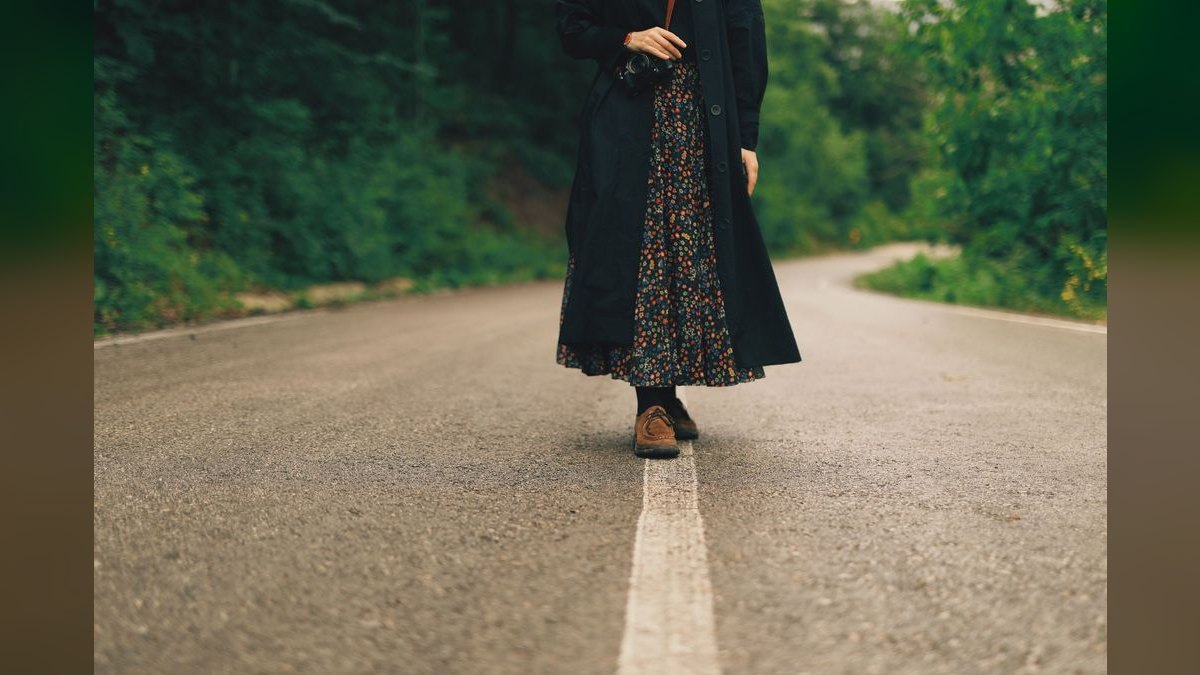 How to Style a Midi Skirt for a Networking Event in 2027