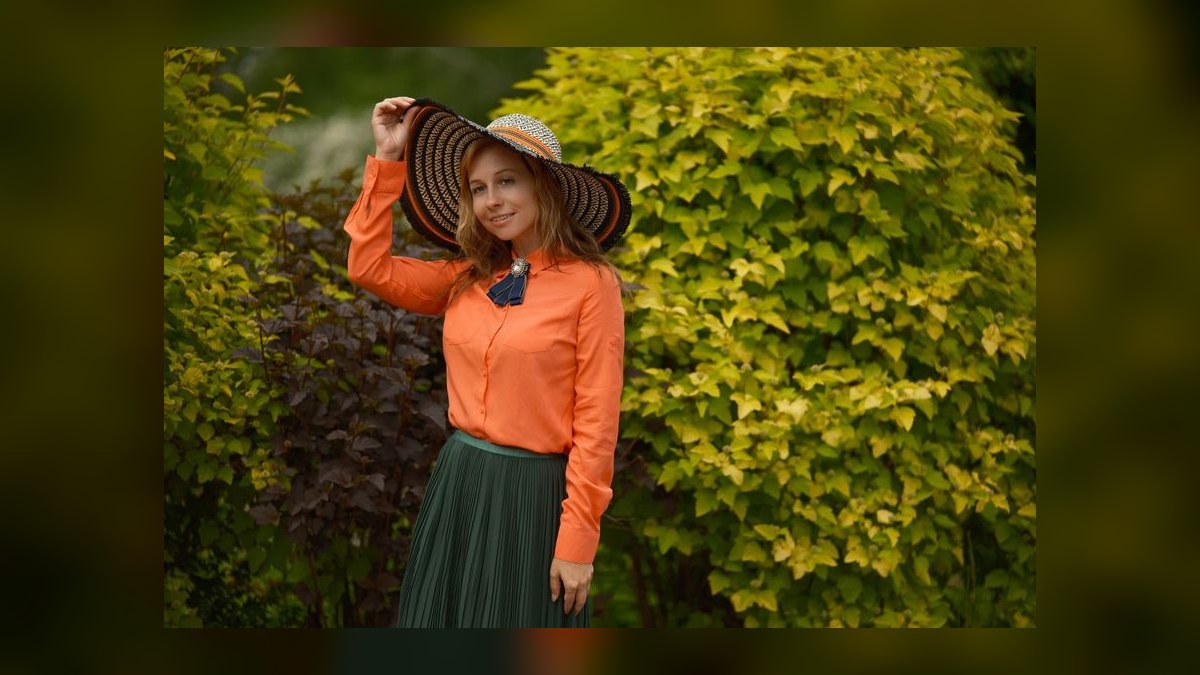 How to Style a Midi Skirt for a Rooftop Party in 2027 — figure 4