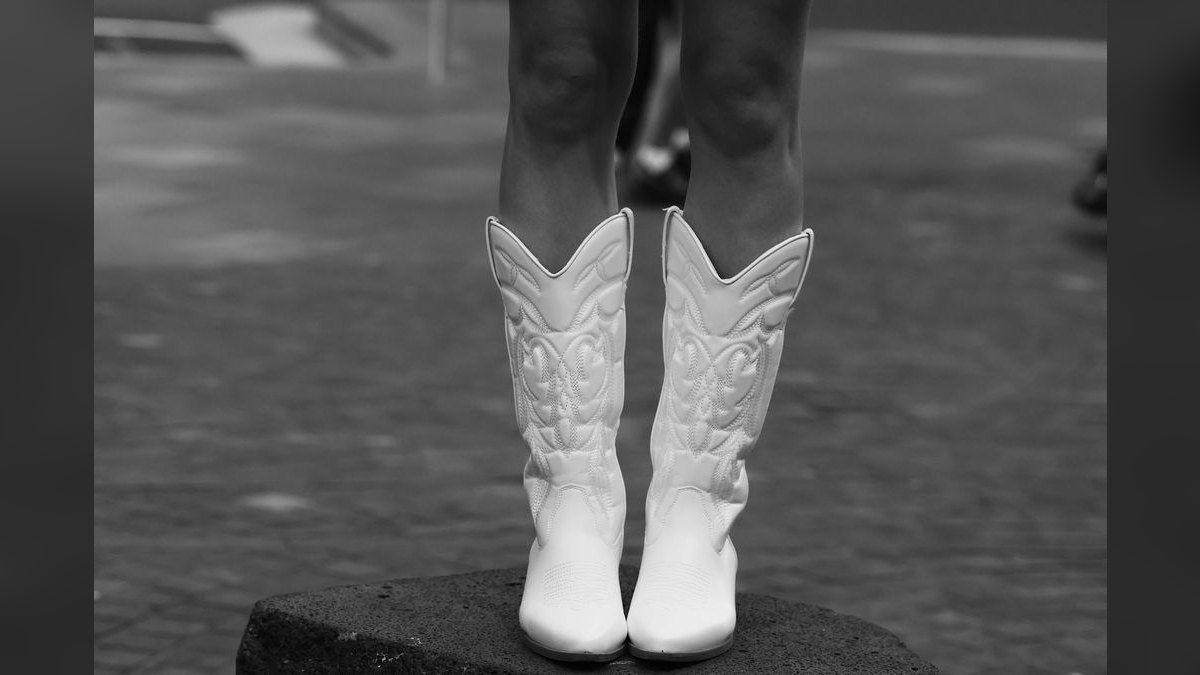 How to Style Cowboy Boots for a Bar Crawl in 2027