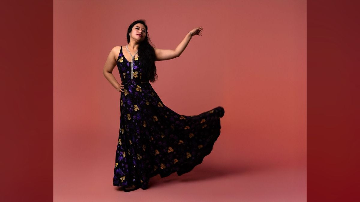 How to Style a Maxi Dress for a First Date in 2027