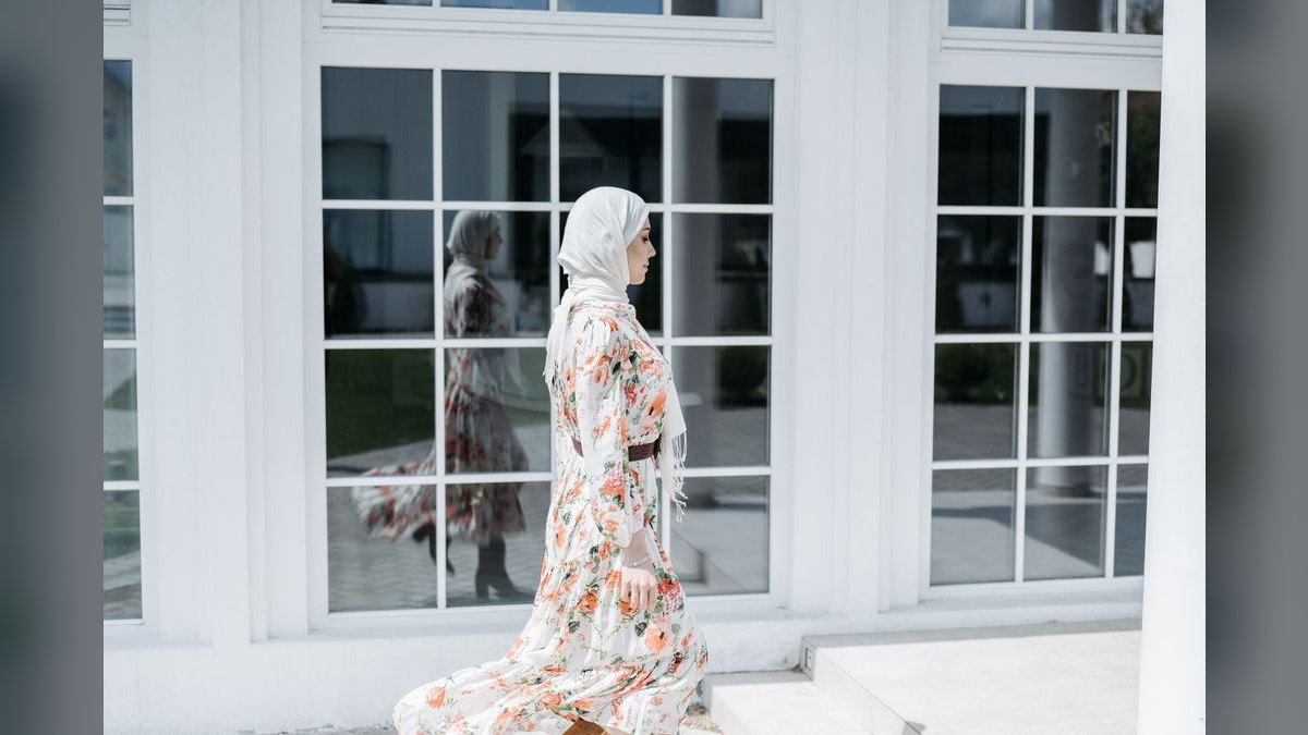 How to Style a Maxi Dress for a Holiday Party in 2027