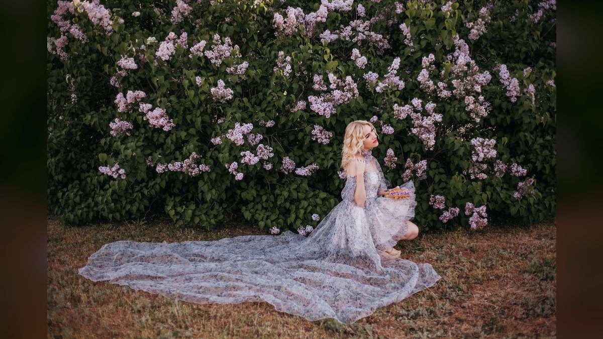 How to Style a Maxi Dress for a Theater Show in 2027