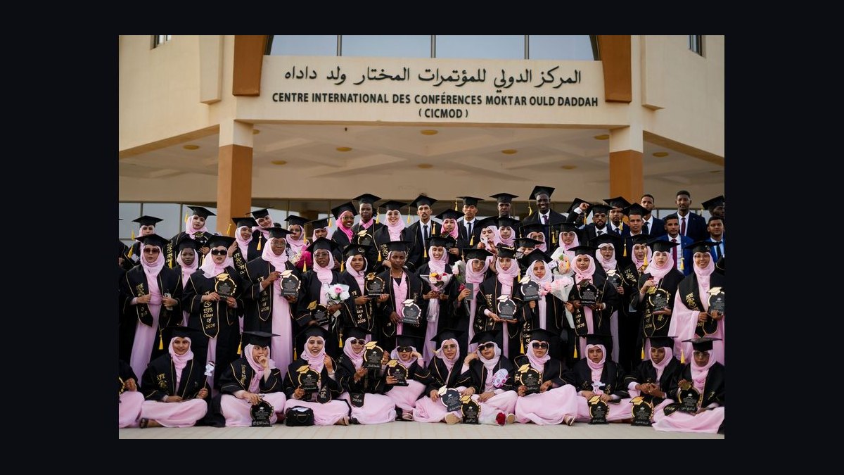 How to Style Tailored Shorts for a Graduation in 2027