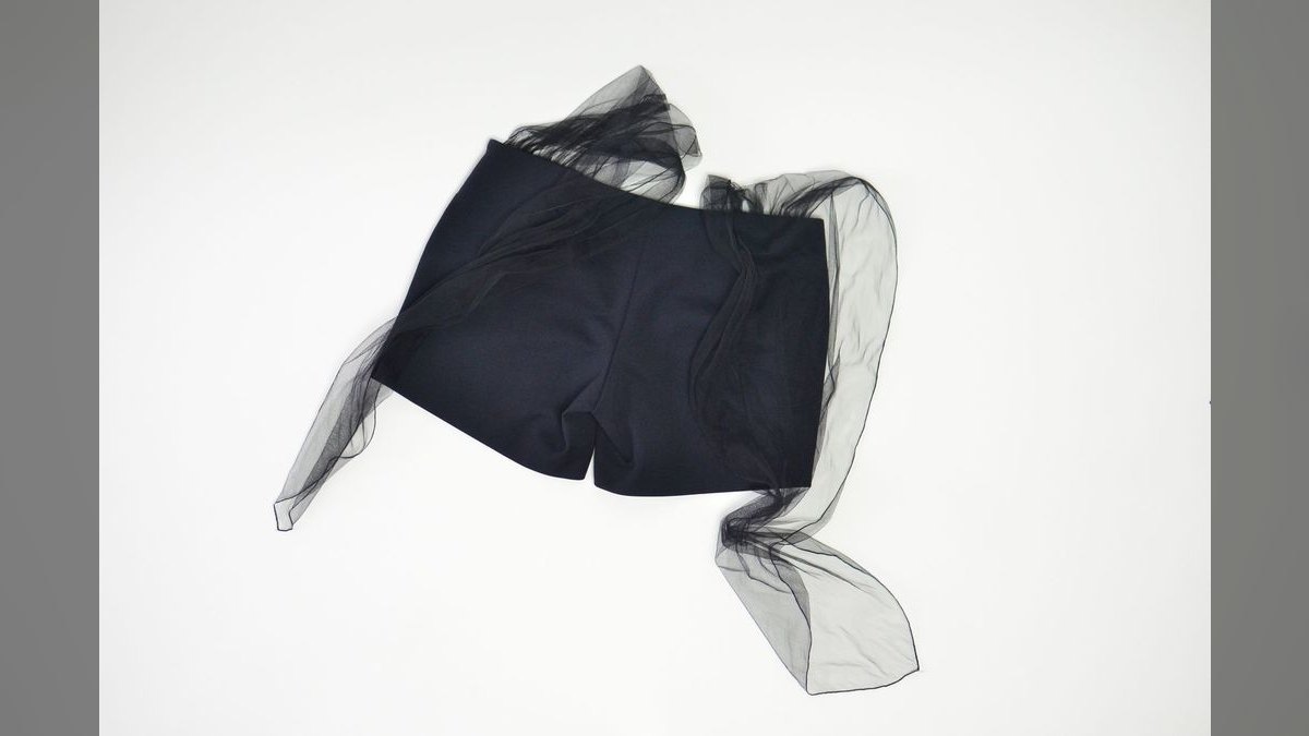 How to Style Tailored Shorts for a Holiday Party in 2027 — figure 3