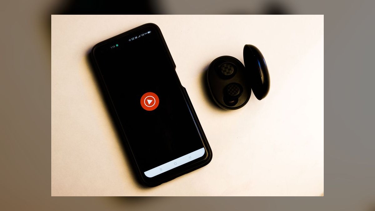 Cricket Wireless vs Metro by T-Mobile: which is better in 2027?