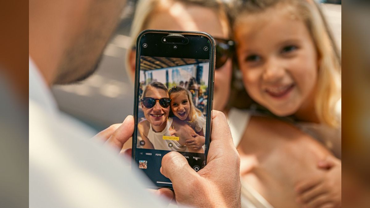 What is the best family cell phone plan for four lines in 2027 — figure 3