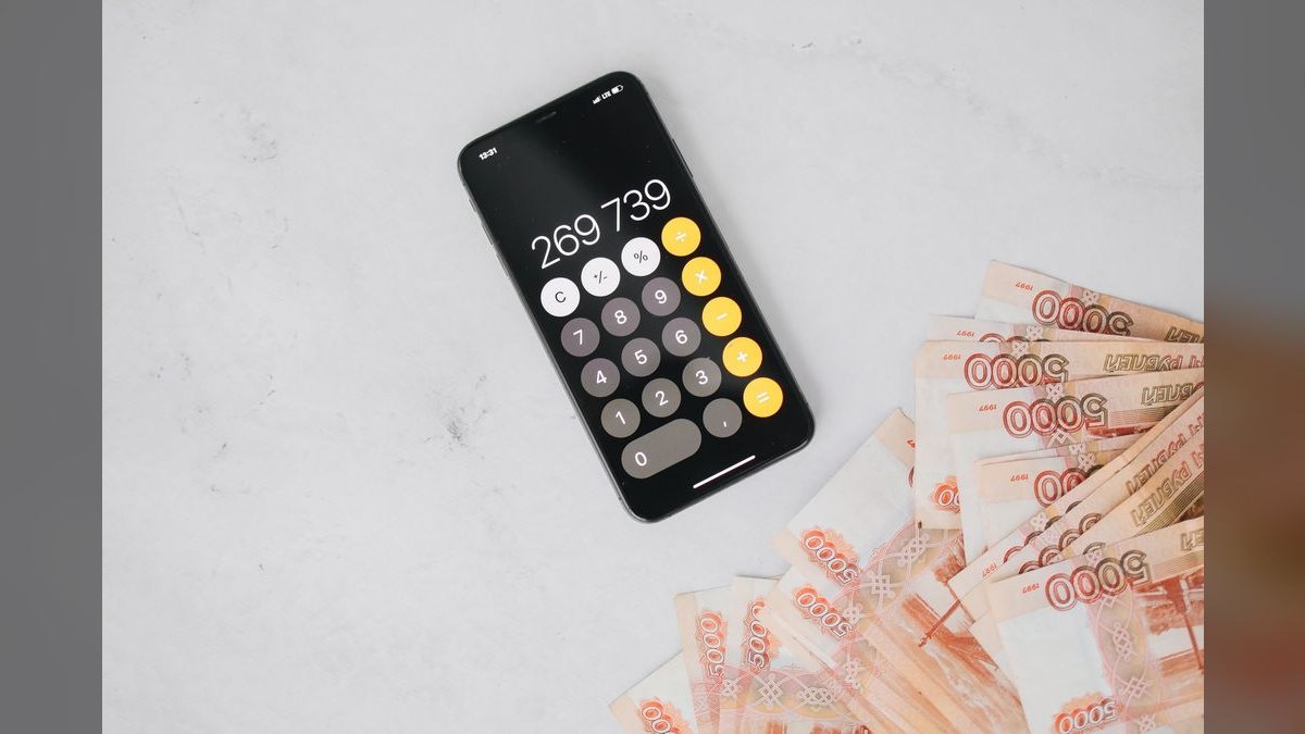 Should I finance a new phone or buy it outright in 2027?