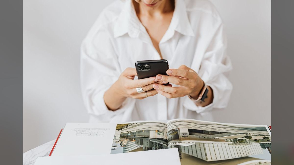 What is the best cell phone plan for international travel in 2027 — figure 2