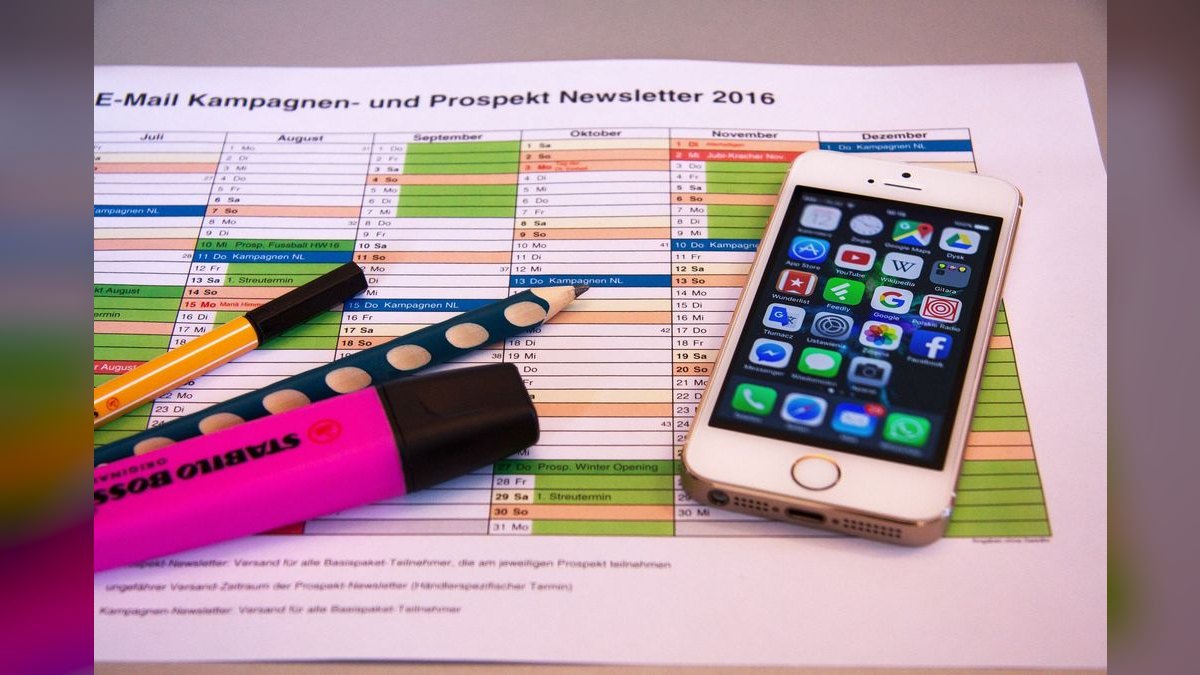 What is the best cell phone plan for international travel in 2027?