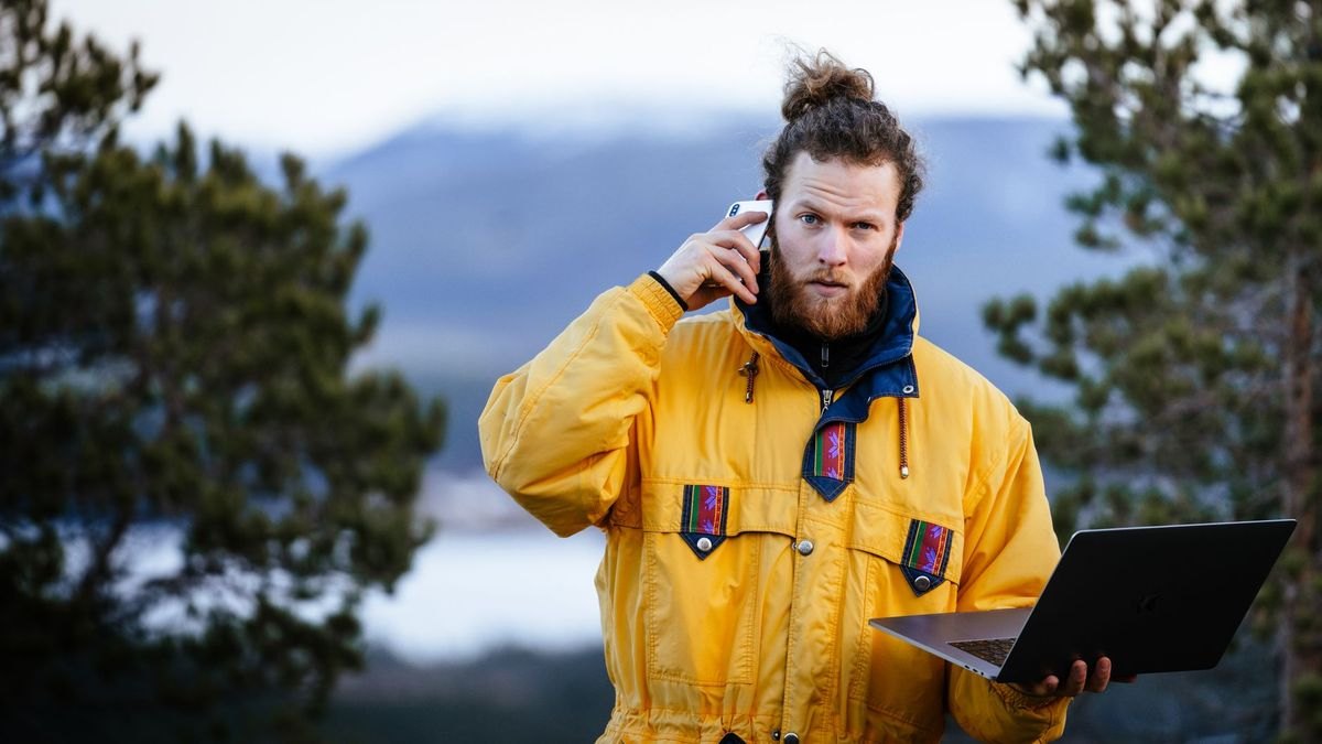 How does international roaming work and how do I avoid huge bills in 2027 — figure 4