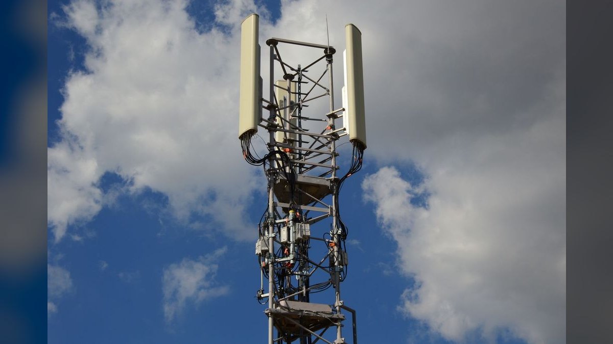 How do I fix bad cell signal at home in 2027 — figure 5