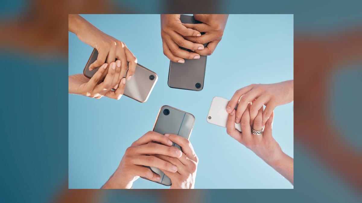 What is the difference between an MVNO and a major carrier in 2027?