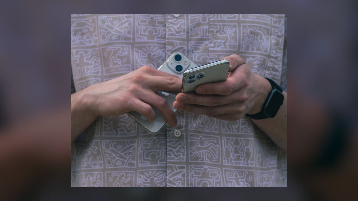 How do I transfer my contacts to a new phone in 2027 — figure 1