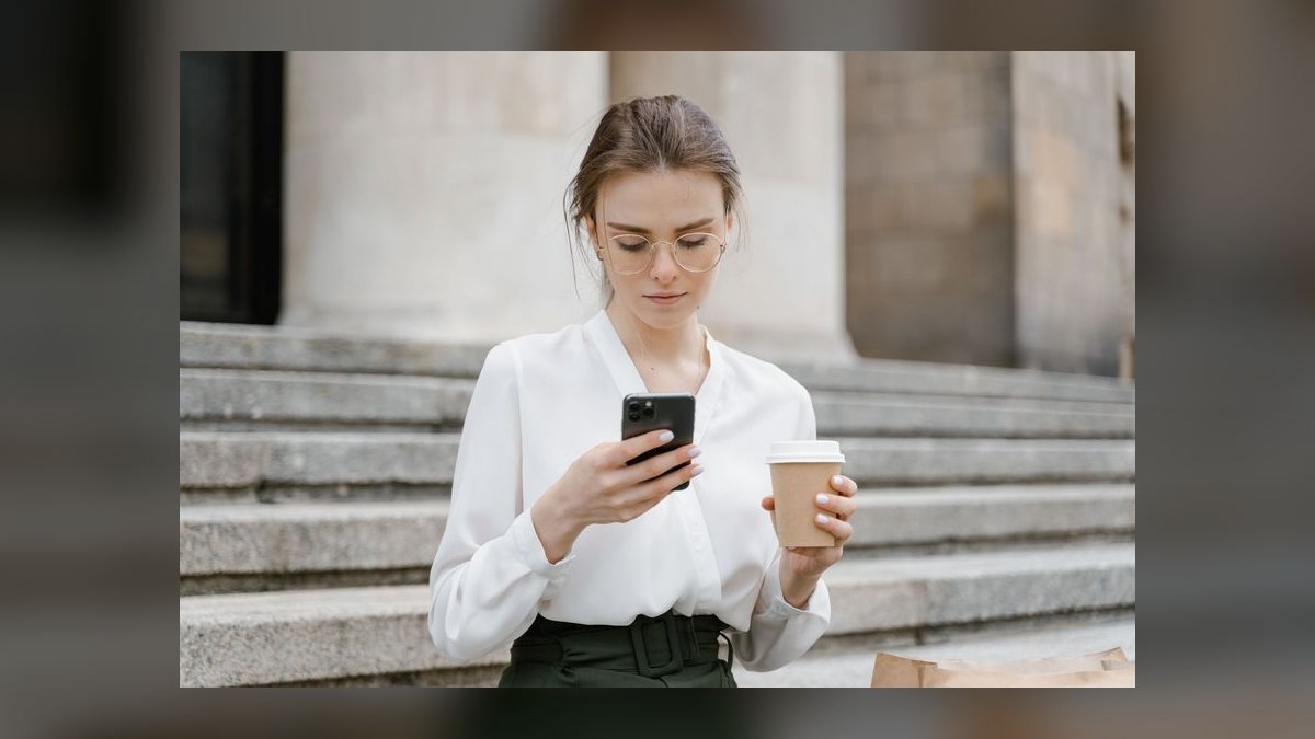 What are the steps to activate a new phone after it ships in 2027 — figure 5