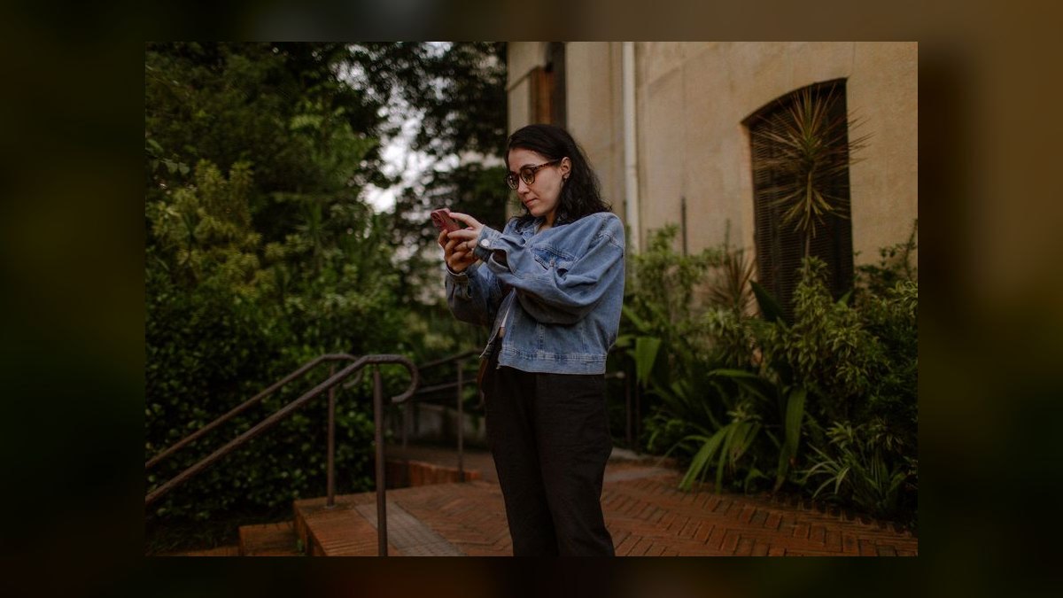 What are the steps to activate a new phone after it ships in 2027 — figure 9