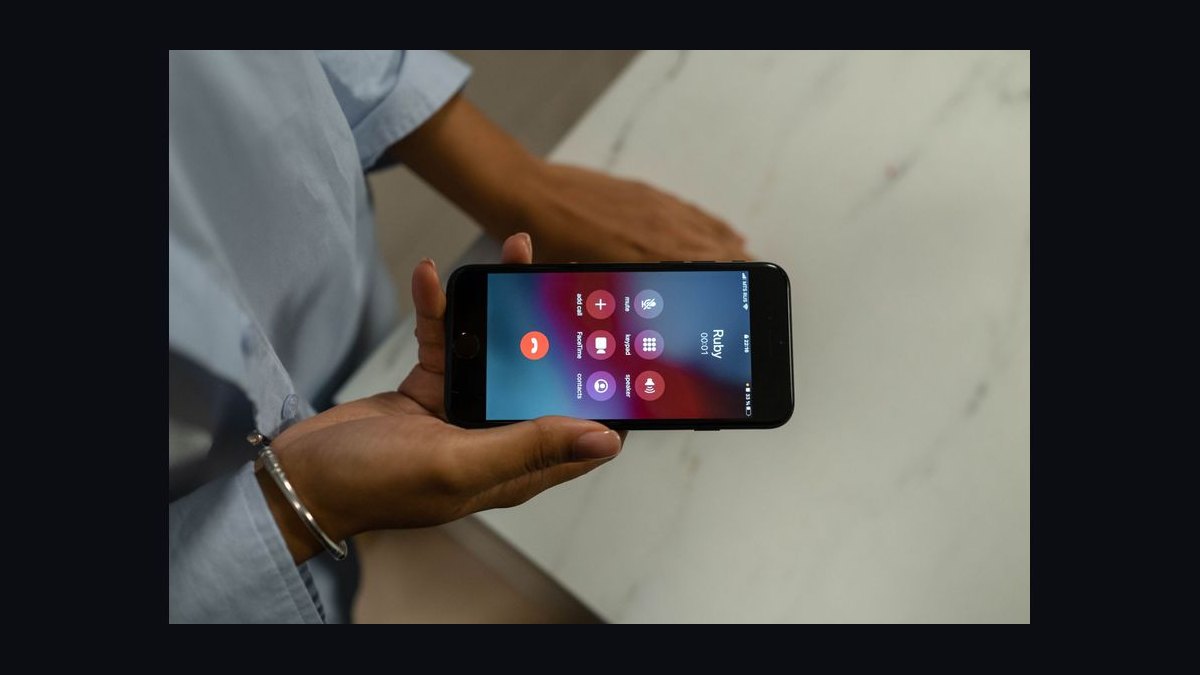 How do I block spam and robocall texts on my phone in 2027?