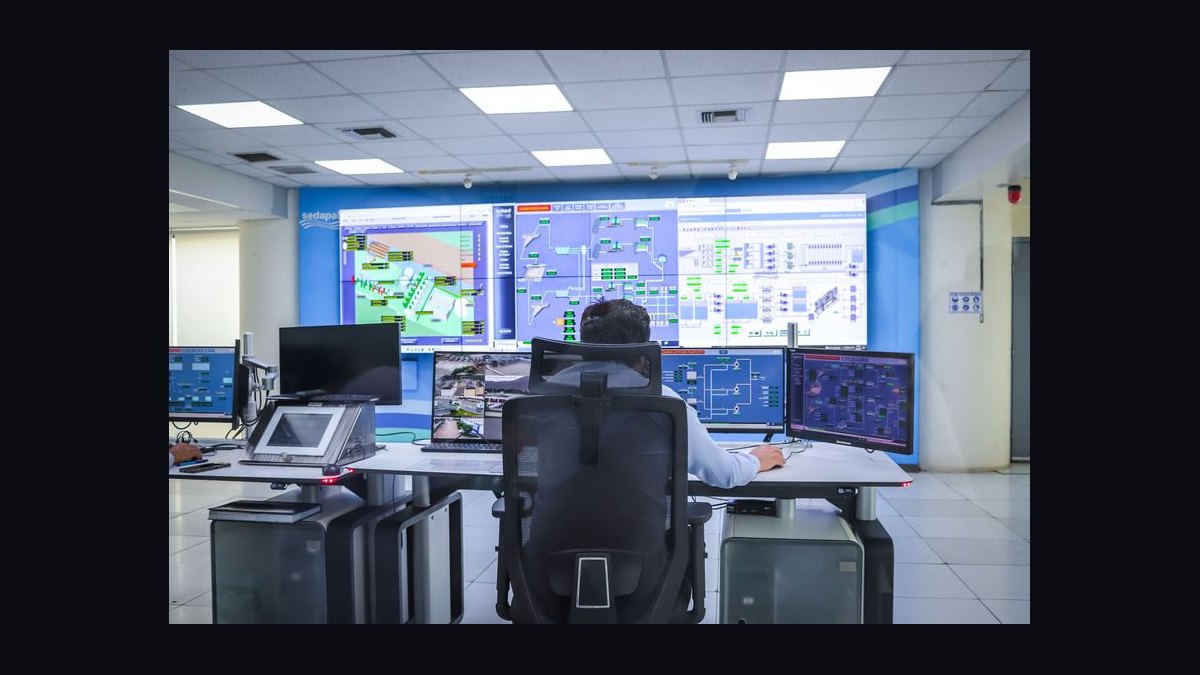 What is the best tech stack for a commercial security & alarm monitoring company in 2027 — figure 7