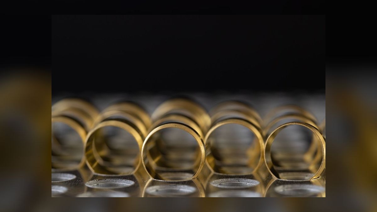 What is the best tech stack for a jewelry retailer in 2027 — figure 10
