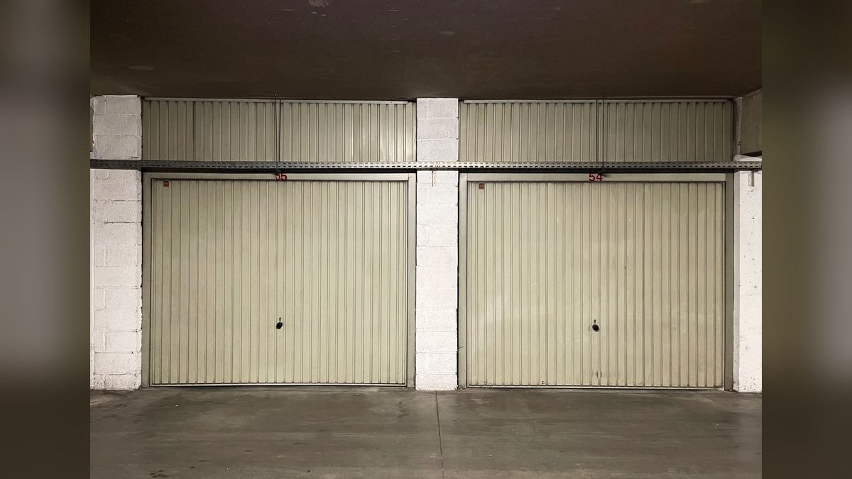 What is the best tech stack for a garage or overhead door service company in 2027 — figure 6