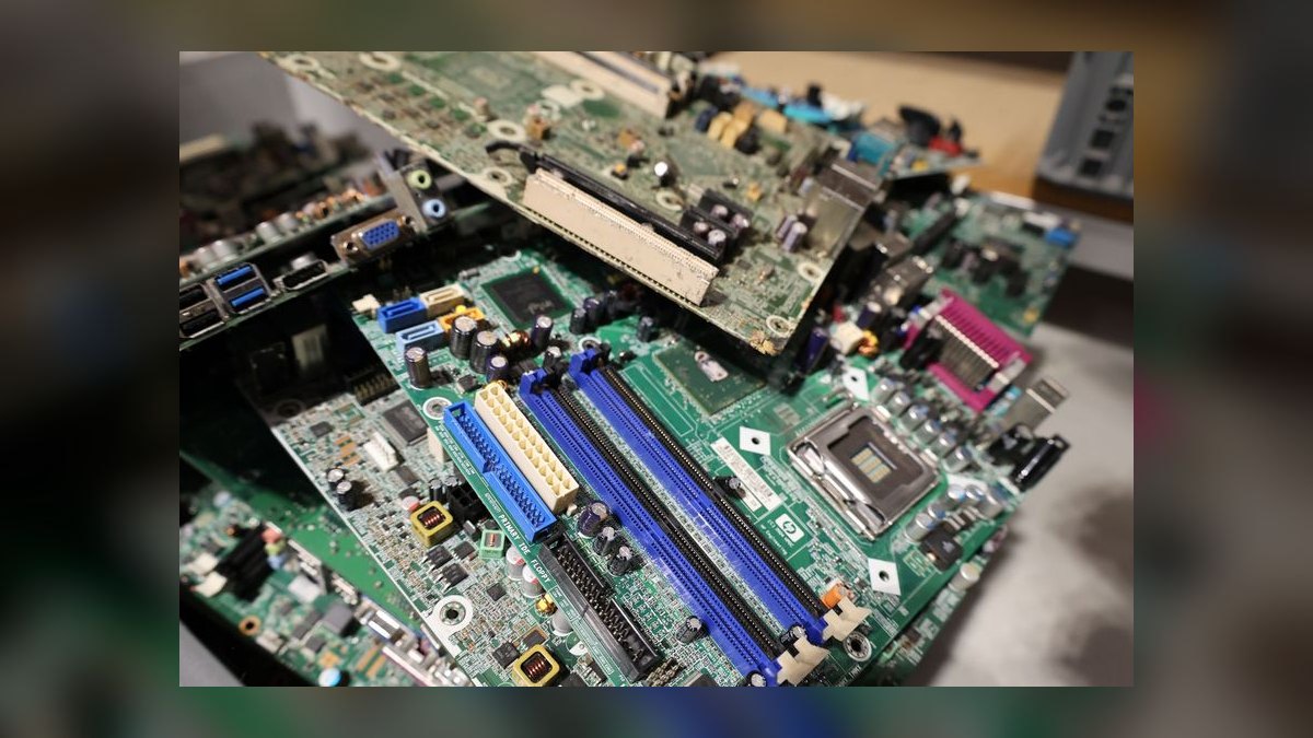 What is the best tech stack for a family entertainment center in 2027 — figure 9