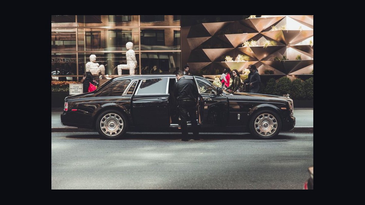 What is the best tech stack for a limousine or black car service in 2027 — figure 8