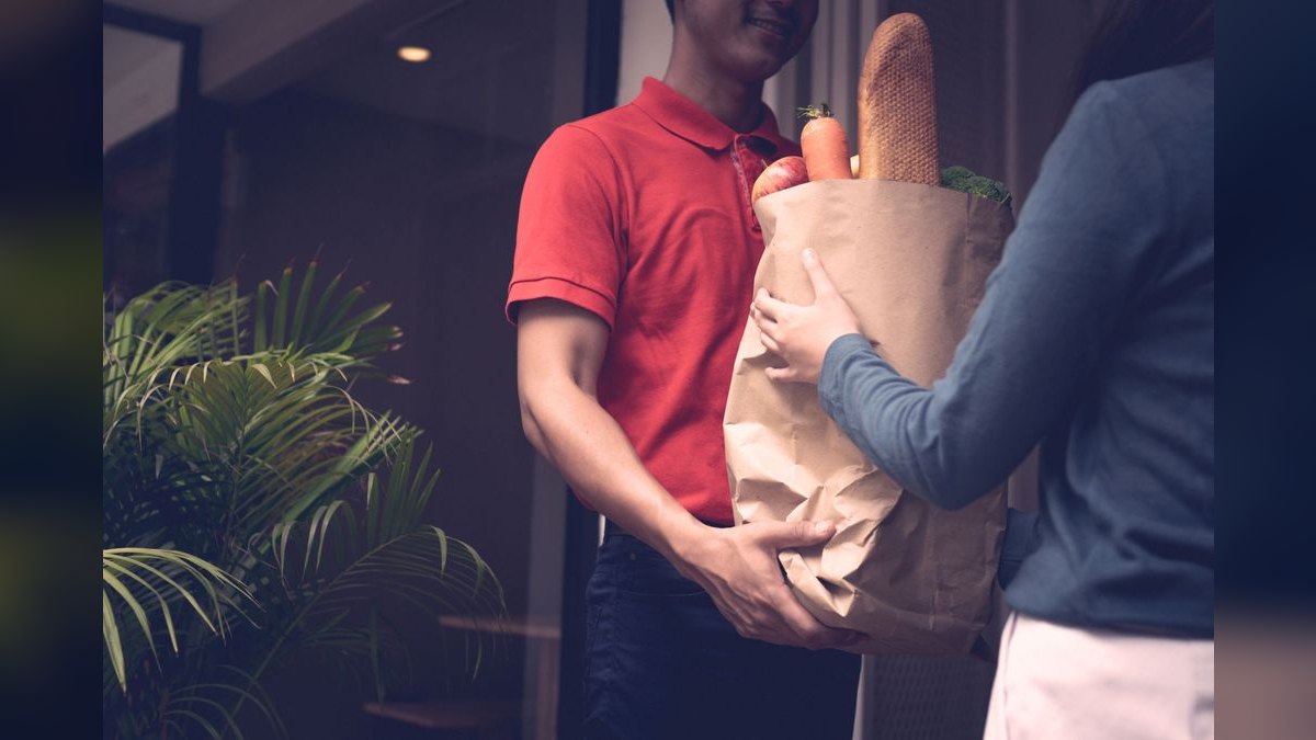 What is the recommended Online Grocery and Q-Commerce Delivery sales and operations tech stack in 2027 — figure 5