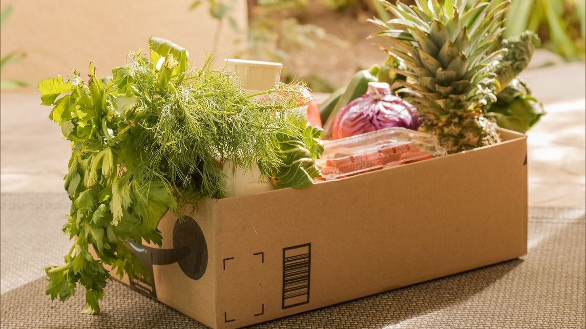 What is the recommended Online Grocery and Q-Commerce Delivery sales and operations tech stack in 2027?