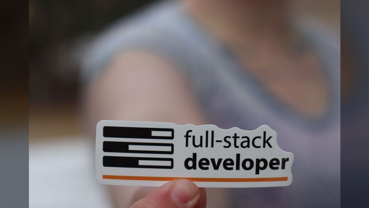 The Complete RevOps Tech Stack for a Mid-Market SaaS Company in 2027 — figure 1