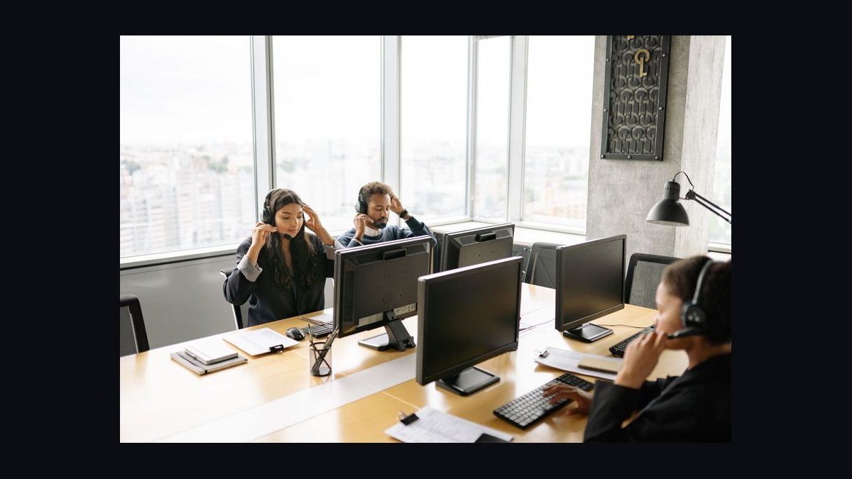 The Customer Support and Helpdesk Stack in 2027 — figure 1