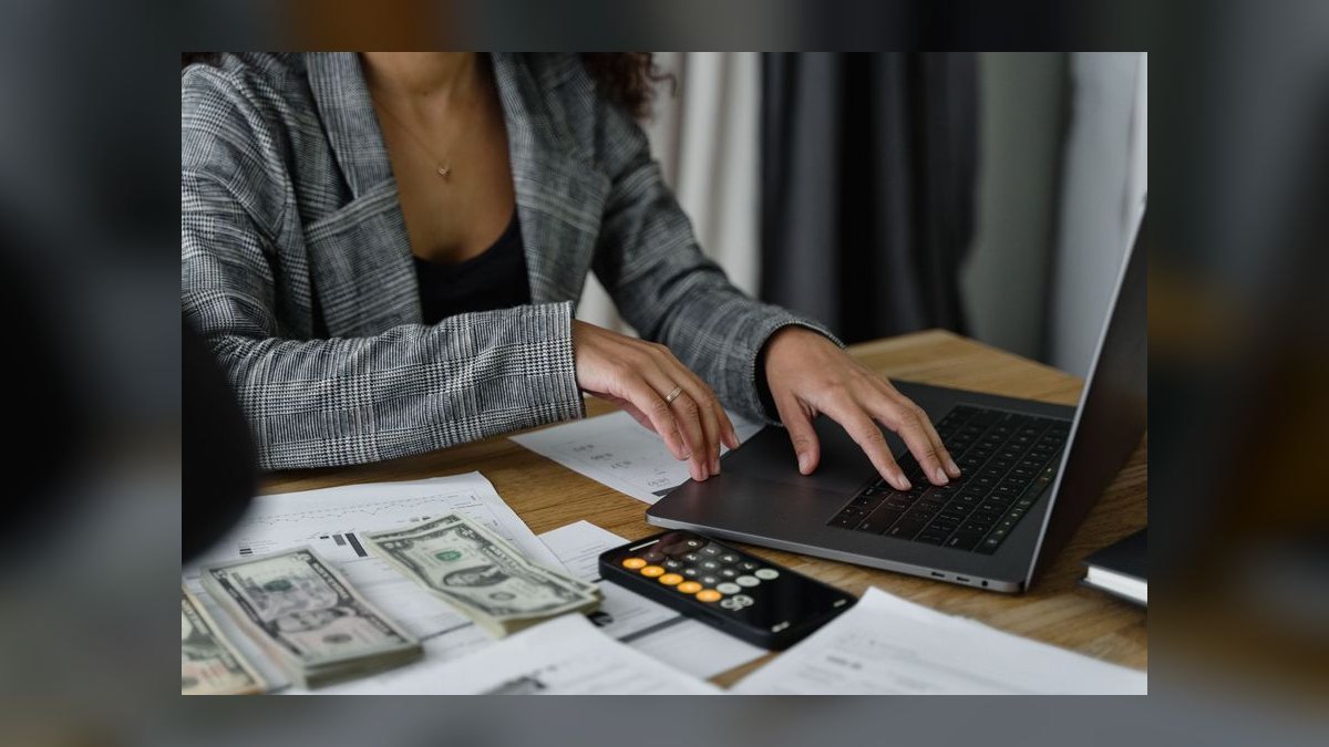 What software stack should a Accounting & Bookkeeping business run in 2027 — figure 6